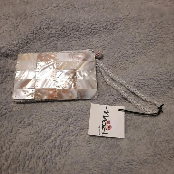 MOD by Design Change Purse MOP & Beadwork Wristlet. - Picture 4 of 4
